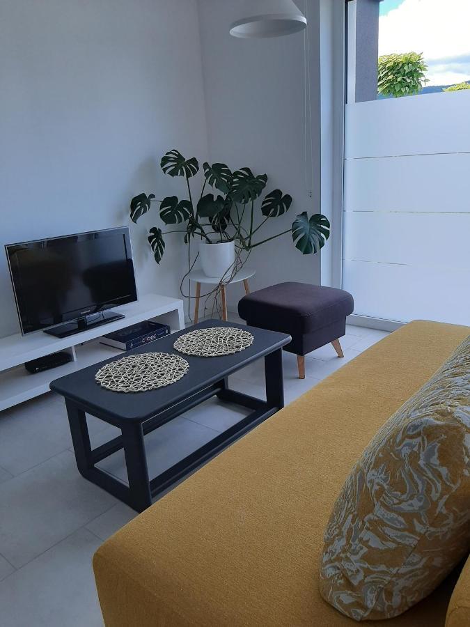 Green Bee Apartment Lesce  Exterior photo